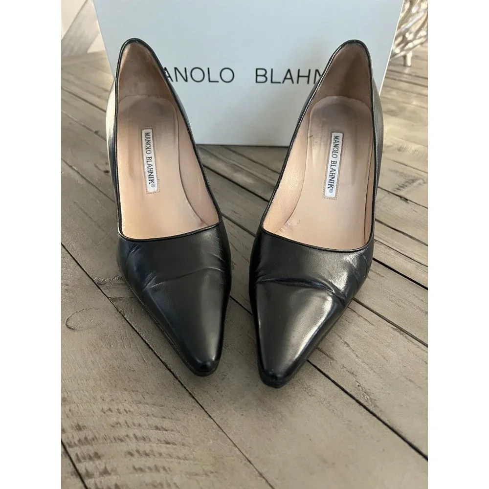 Manolo Blahnik Black Leather Curved Point Toe Pumps - Size 39 - Picture 2 of 8